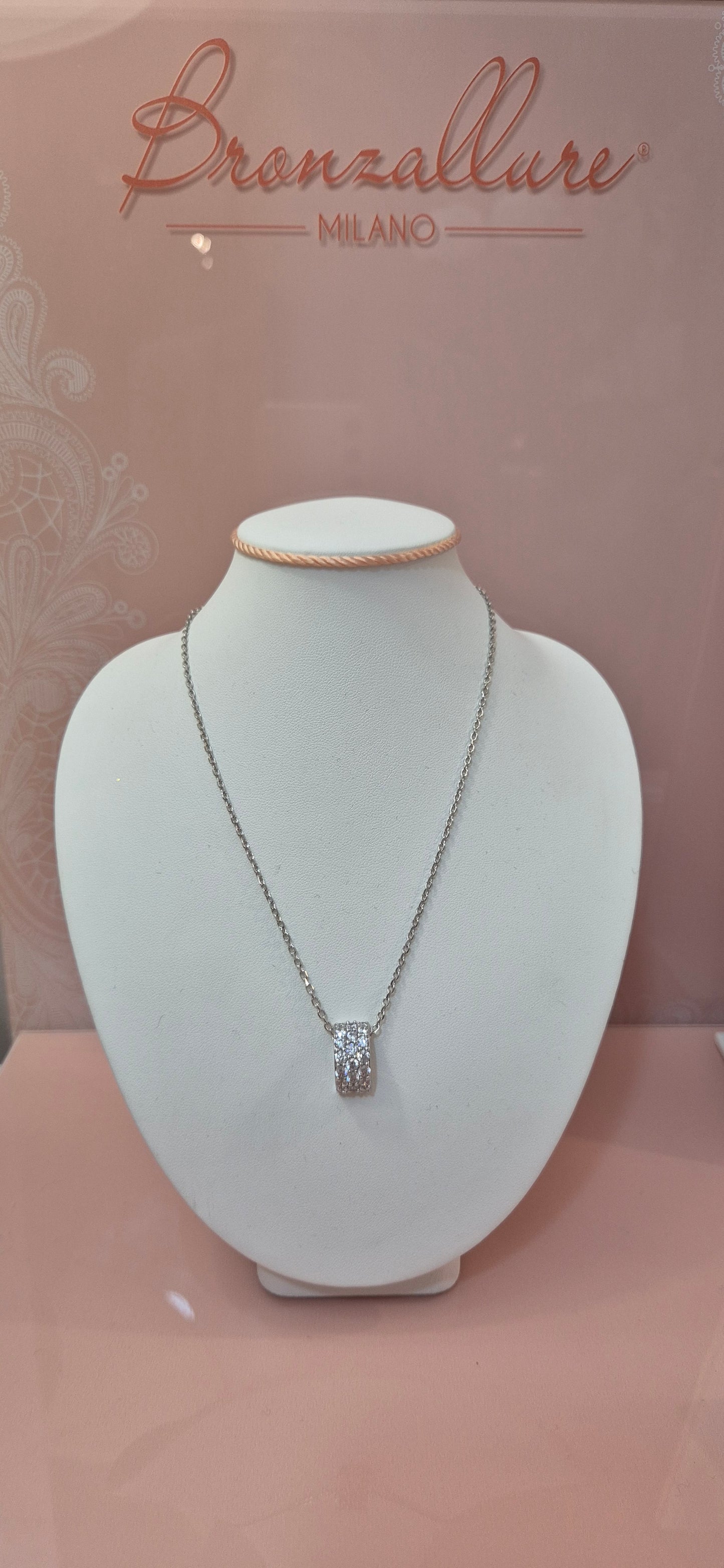 Collana con pendente pavè White