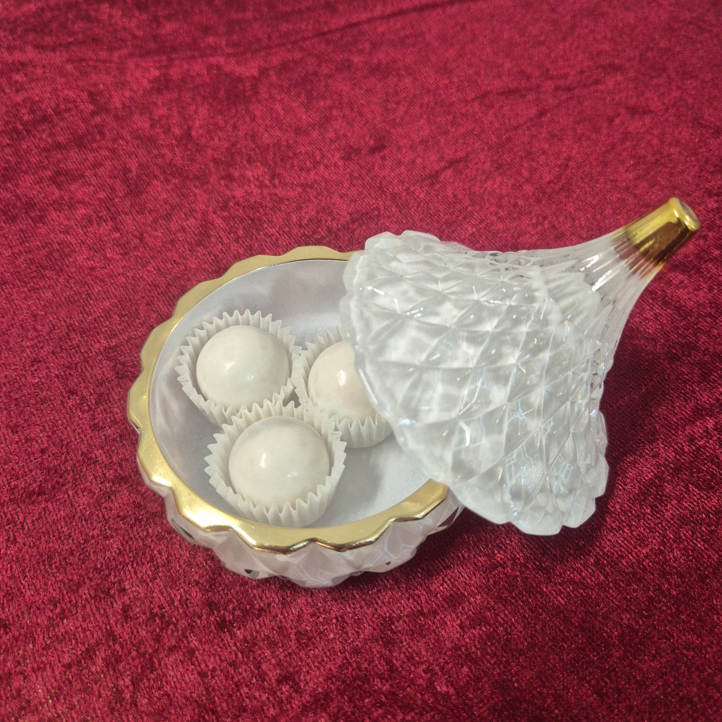 Cofanetto piccolo piramide Jutta Maison bianco