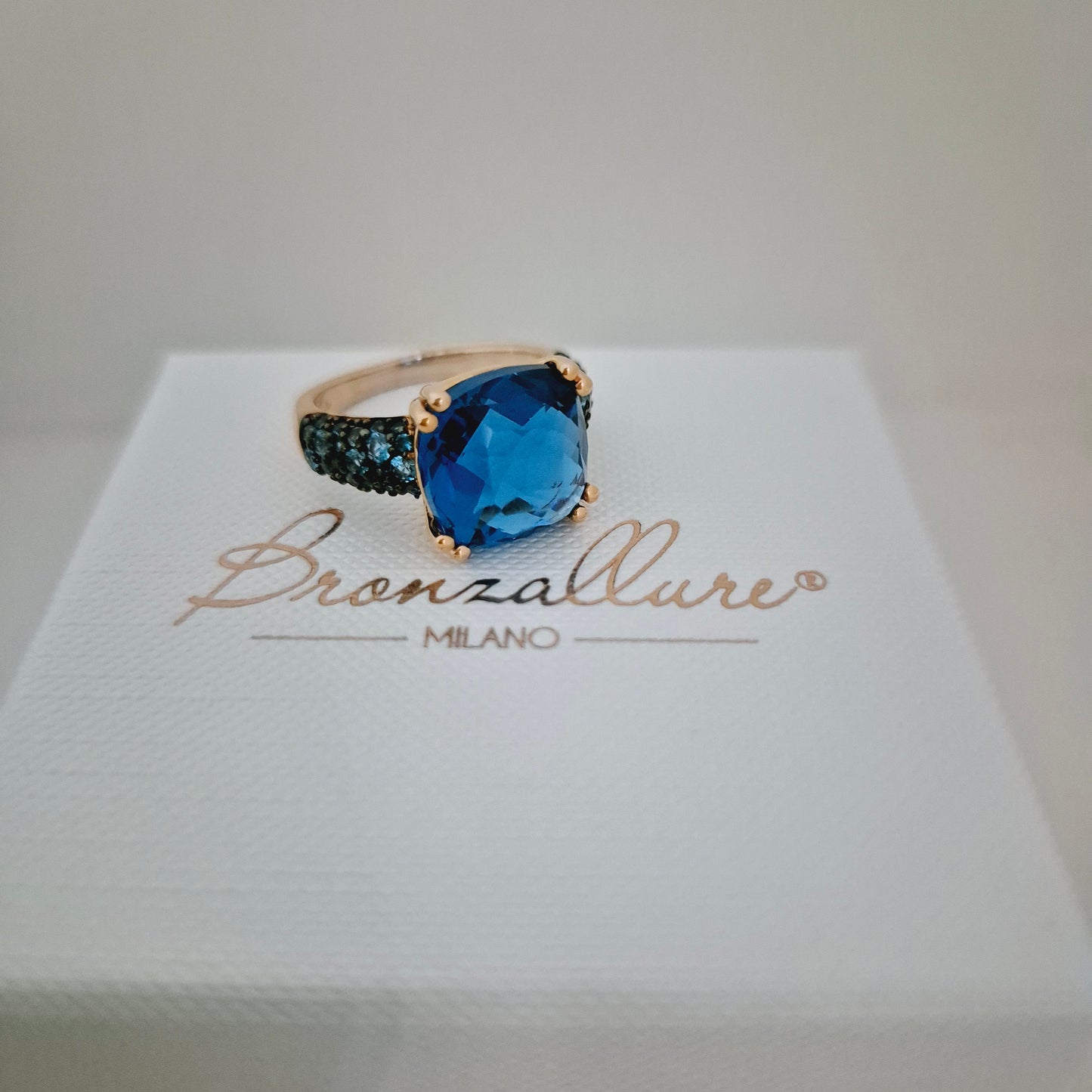 Anello Cocktail con Prisma Gem Quadrata Blue Bronzallure