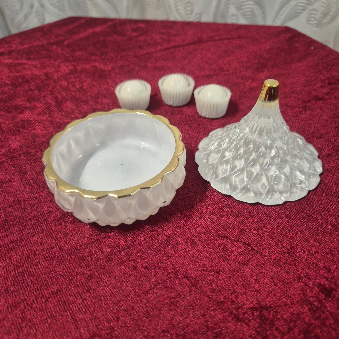 Cofanetto piccolo piramide Jutta Maison bianco