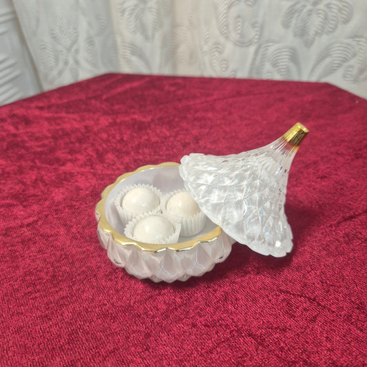 Cofanetto piccolo piramide Jutta Maison bianco